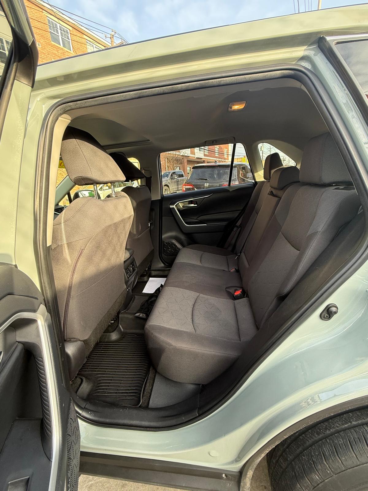 a7b2e9a7-8931-4094-9858-feca92bc28d3