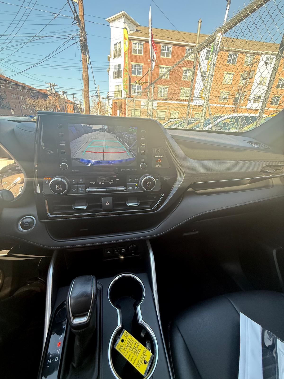 b9d8698a-4ef6-41cb-a3c0-6b70b808810d